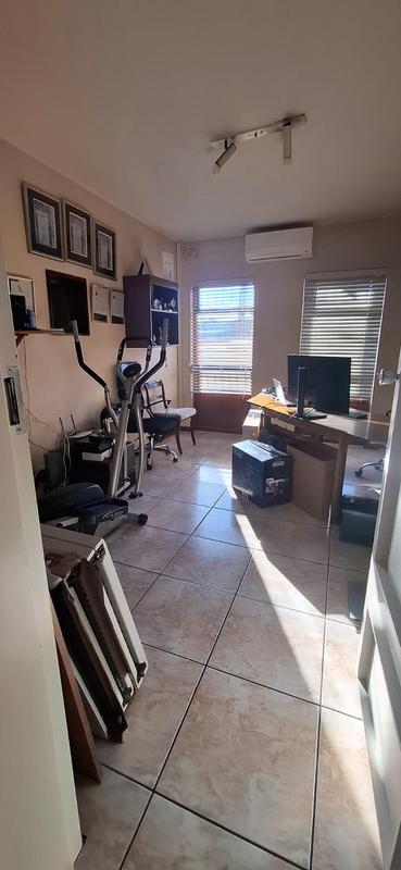 6 Bedroom Property for Sale in Cravenby Western Cape